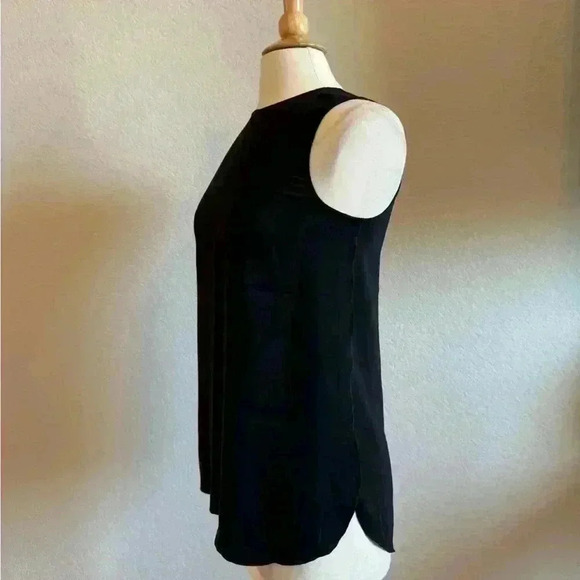 Babaton Sleevless Blouse - Picture 4 of 8